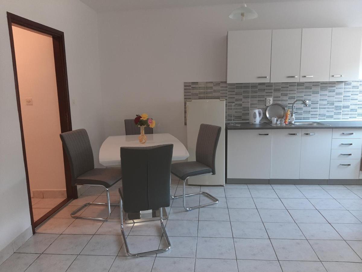 Apartman Curcic Knin Ngoại thất bức ảnh