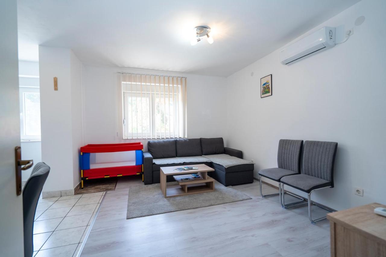 Apartman Curcic Knin Ngoại thất bức ảnh
